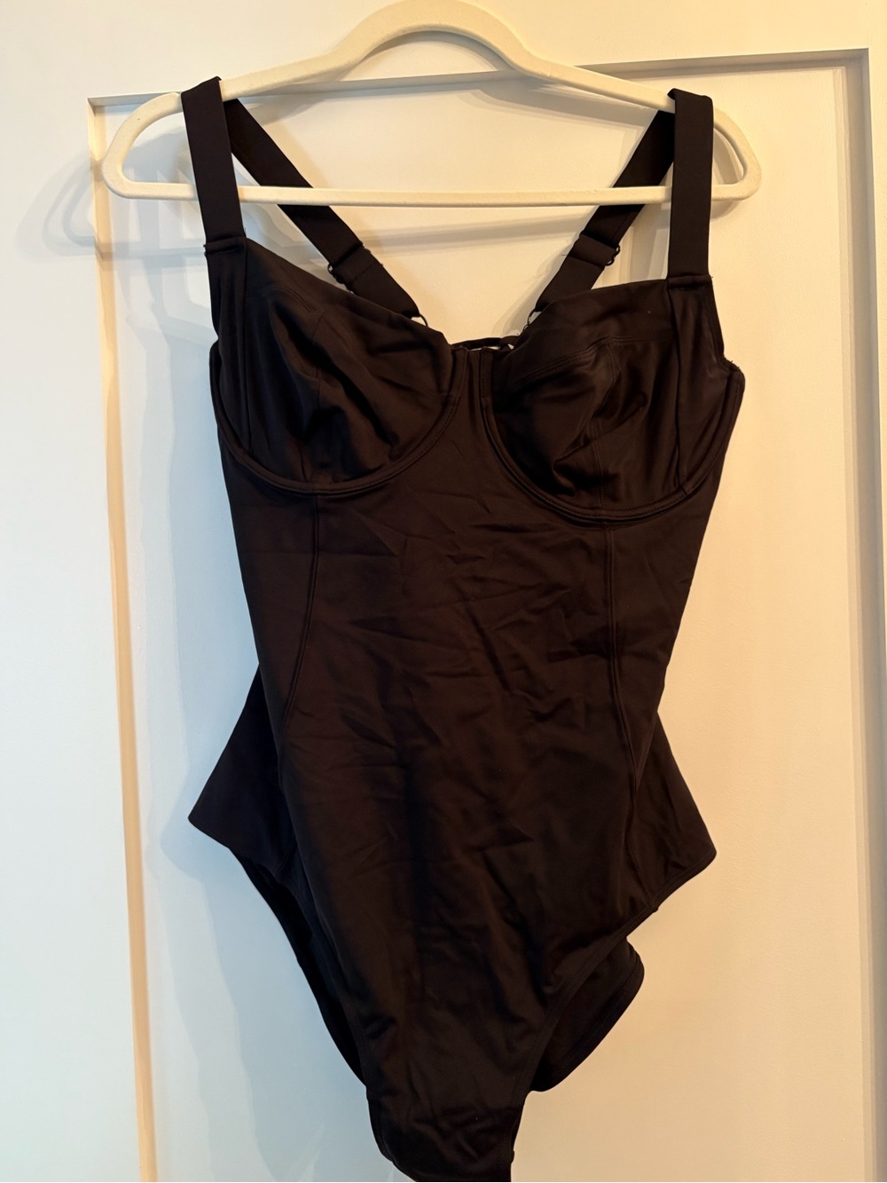 TA3 LIFTY SWIM - XL REGULAR LENGTH D/DD, Moderate bottom, MSRP $189